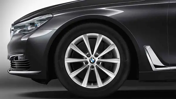BMW Alufelge V-Speiche 642 silber 8J x 18 ET 30 Vorderachse / Hin