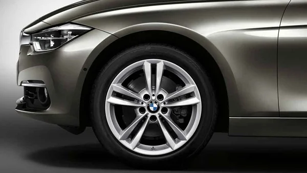 BMW Alufelge V-Speiche 658 18 Zoll silber 3er