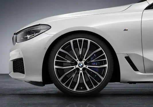 BMW Alufelge V-Speiche 687 schwarz/glanzgedreht 8,5J ET25 6er G32