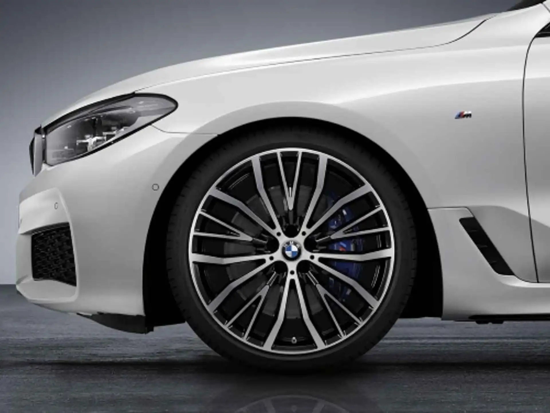 BMW Alufelge V-Speiche 687 schwarz/glanzgedreht 10Jx21 ET41 6er G32 GT 7er G11/G12