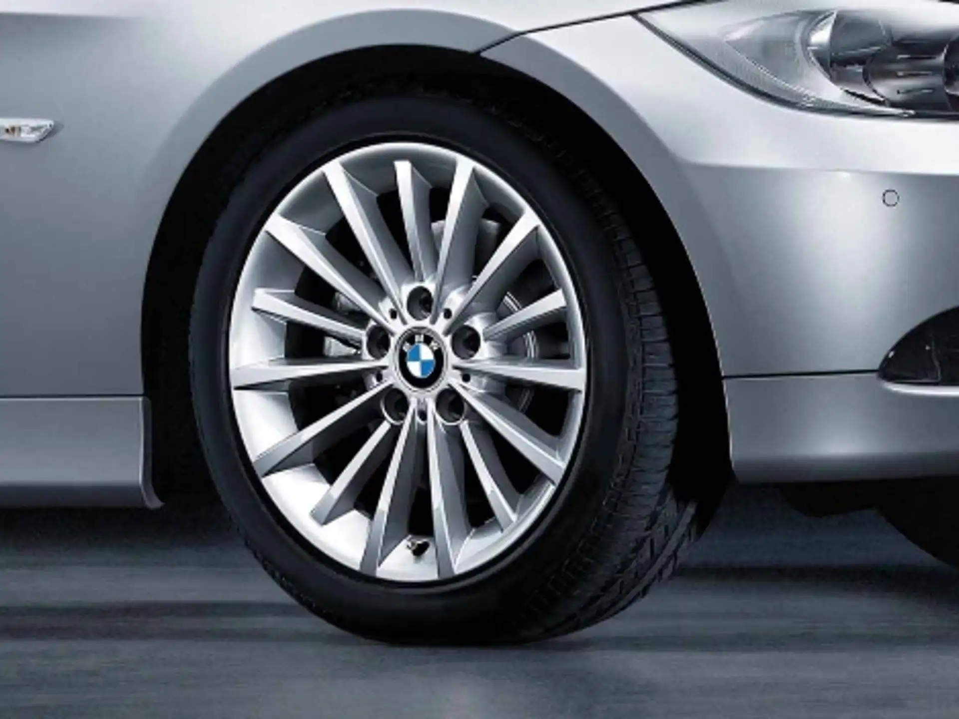 BMW Alufelge Vielspeiche 284 silber 8Jx17 ET34 3er E90/E91/E92/E93 Vorderachse/Hinterachse
