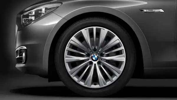 BMW Alufelge Vielspeiche 458 silber/glanzgedreht 9,5J ET39 5er F0