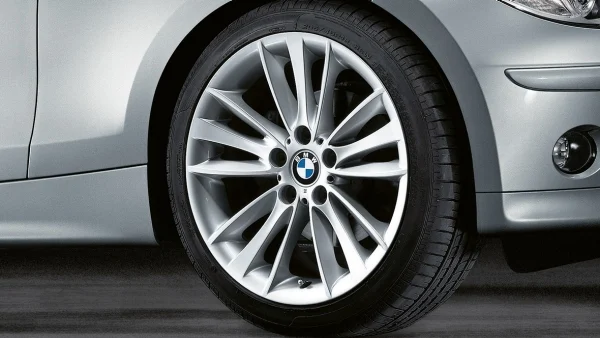 BMW Alufelge W-Speiche 263 silber 8,5Jx18 ET52 1er E81/E82/E87/E88 Hinterachse