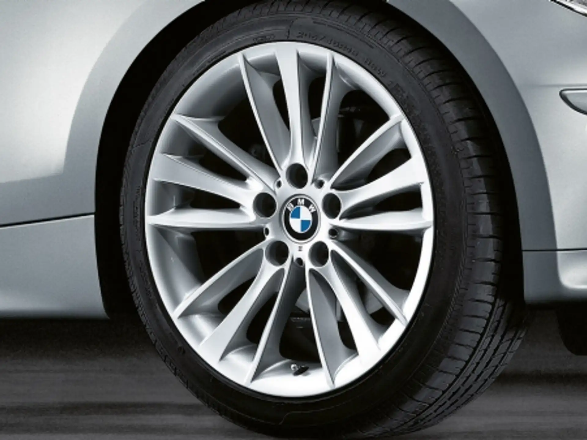 BMW Alufelge W-Speiche 263 silber 7,5Jx18 ET49 1er E81/E82/E87/E88 Vorderachse