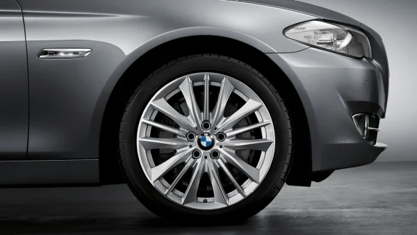 BMW Alufelge W-Speiche 332 silber/glanzgedreht 8,5Jx19 ET33 5er F10/F11 6er F06/F12/F13