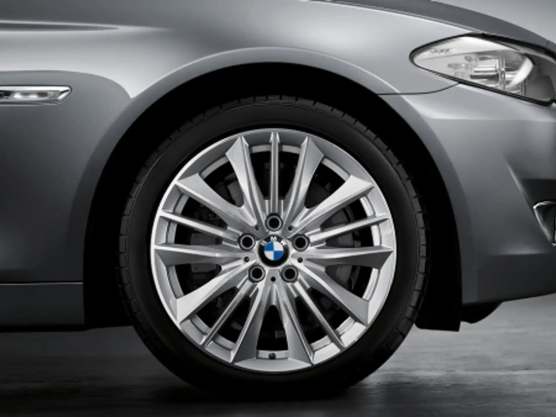 BMW Alufelge W-Speiche 332 silber/glanzgedreht 8,5Jx19 ET33 5er F10/F11 6er F06/F12/F13