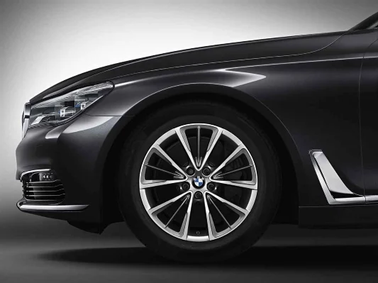 BMW Alufelge W-Speiche 643 reflexsilber 8J x 18 ET 30 Vorderachse / Hinterachse
