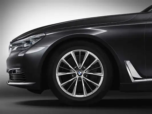 BMW Alufelge W-Speiche 643 reflexsilber 8J x 18 ET 30 Vorderachse