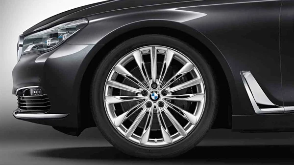 BMW Alufelge W-Speiche 646 poliert 20 Zoll Hinterachse 7er G11 G12