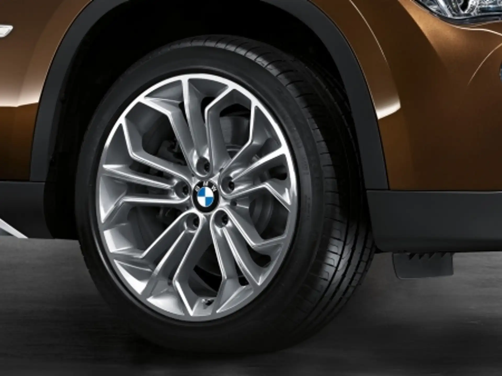 BMW Alufelge Wabenstyling 323 silber/glanzgedreht 8Jx18 ET30 X1 E84