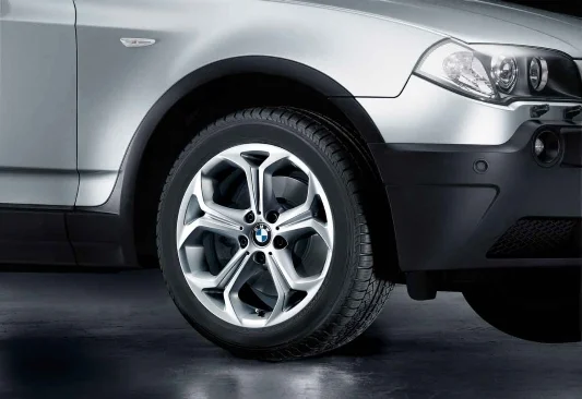 BMW Alufelge Y-Speiche 280 8J x 18 ET 46 Silber Vorderachse / Hinterachse