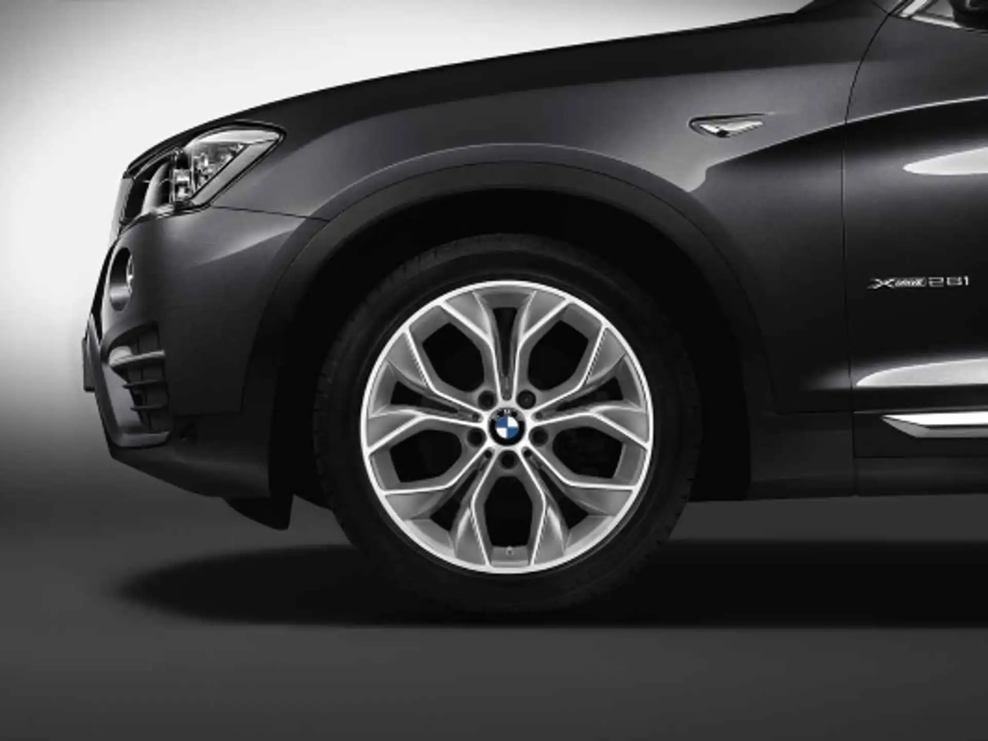 BMW Alufelge Y-Speiche 608 reflexsilber 9,5J x 19 ET 48 Hinterachse