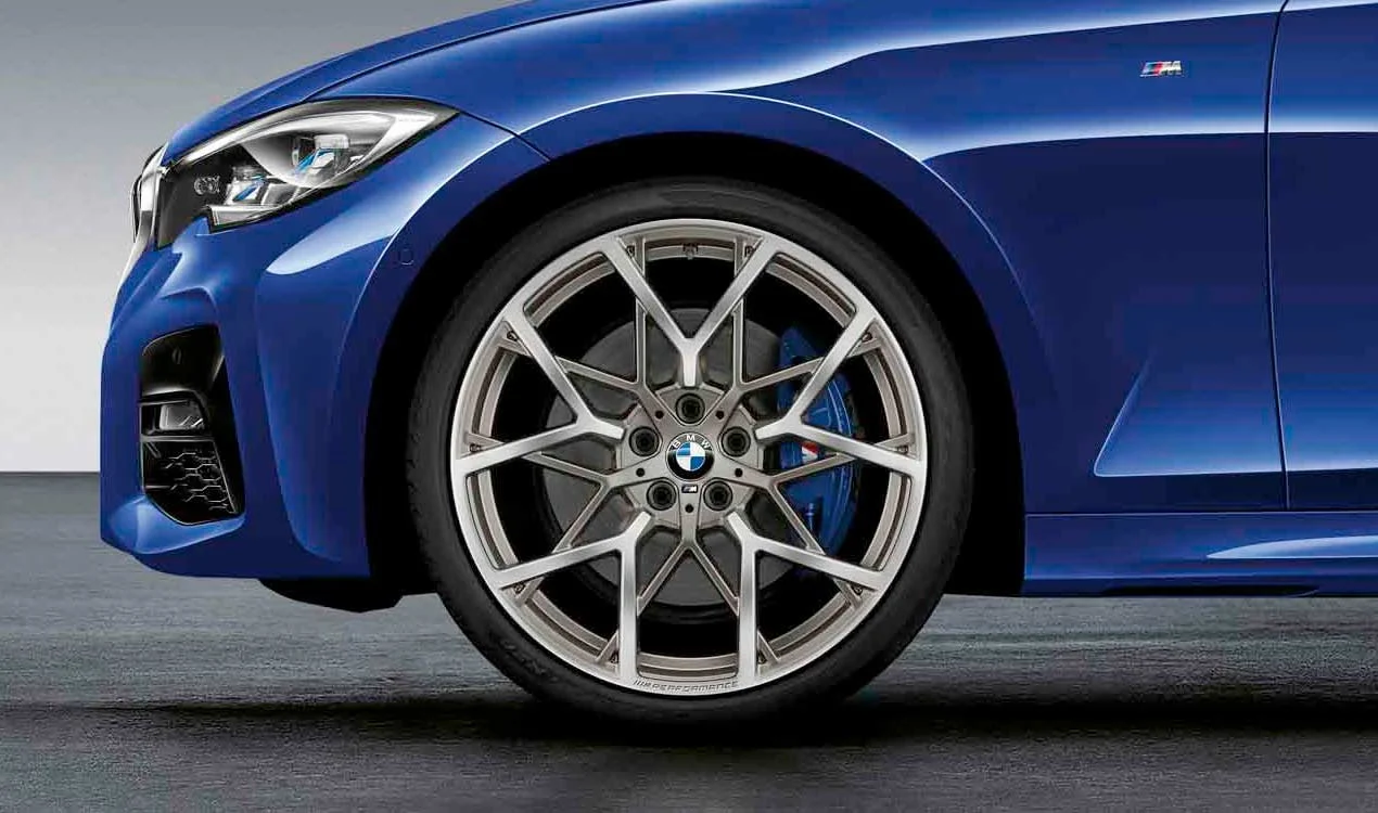 BMW Sommerkompletträder M Performance Y-Speiche 795 bicolor (ferricgrey / hochglanzgefräst) 20 Zoll RDCi 2er G42 3er G20 4er G22 Pirelli (Mischbereifung)