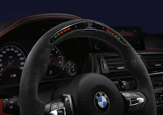 BMW M Performance Lenkrad Alcantara mit Carbonblende und Race-Display M3 F80 M4 F82 F83