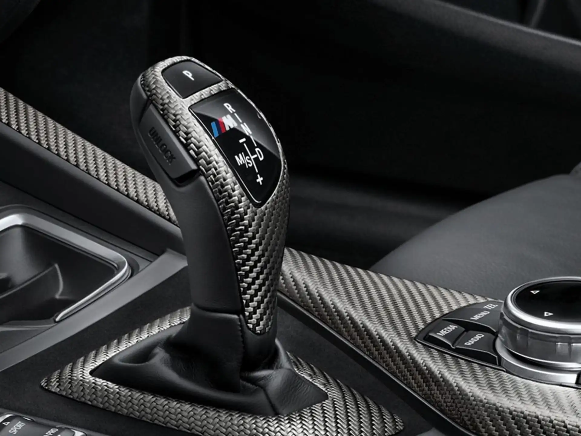 BMW M Performance Blende für Gangwahlschalter Carbon 1er F20 F21 2er F22 F23 3er F30 F31 F34 4er F32 F33 F36 5er F07 7er F01 F02 F04 X3 F25 X4 F26