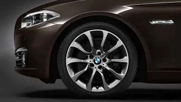 BMW Alufelge Turbinenstyling 453 silber/glanzgedreht 9J ET44 5er