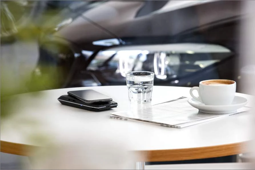 BMW Wireless Charging Station Universal-2