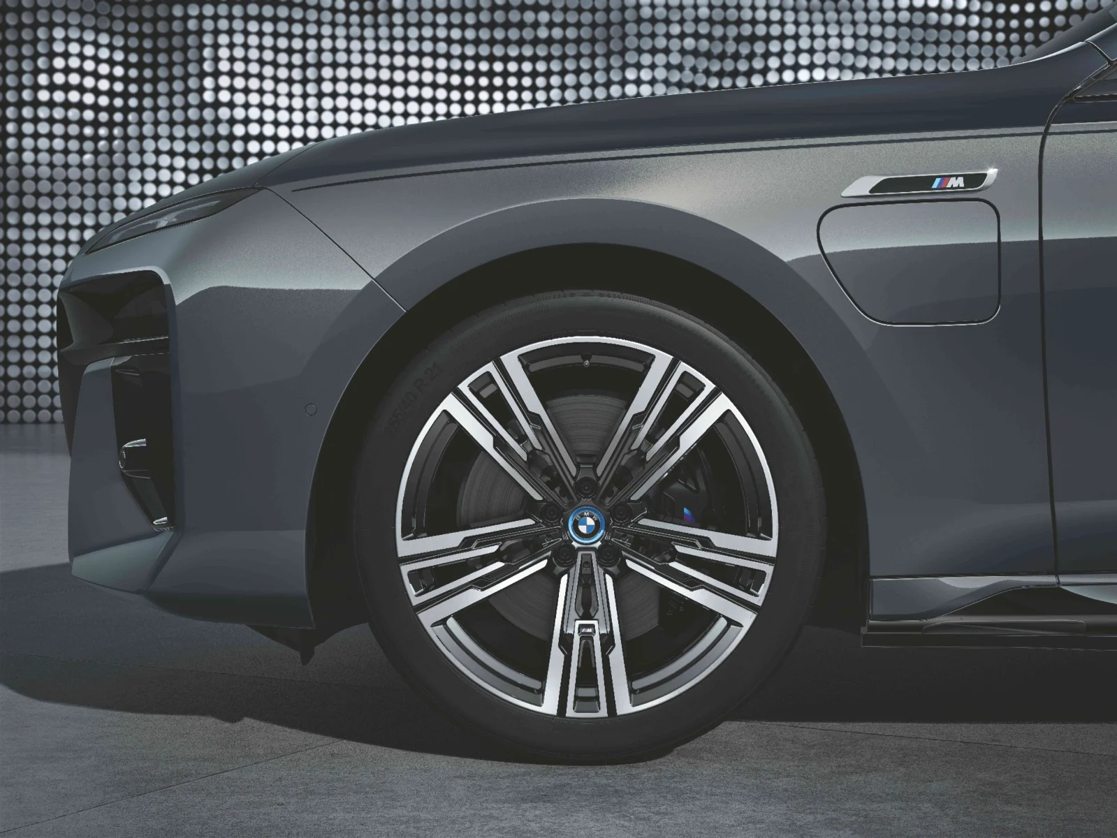 BMW Alufelge M Sternspeiche 908 bicolor (schwarz II/hochglanzpoliert) 10,5Jx21 ET44 7er G70