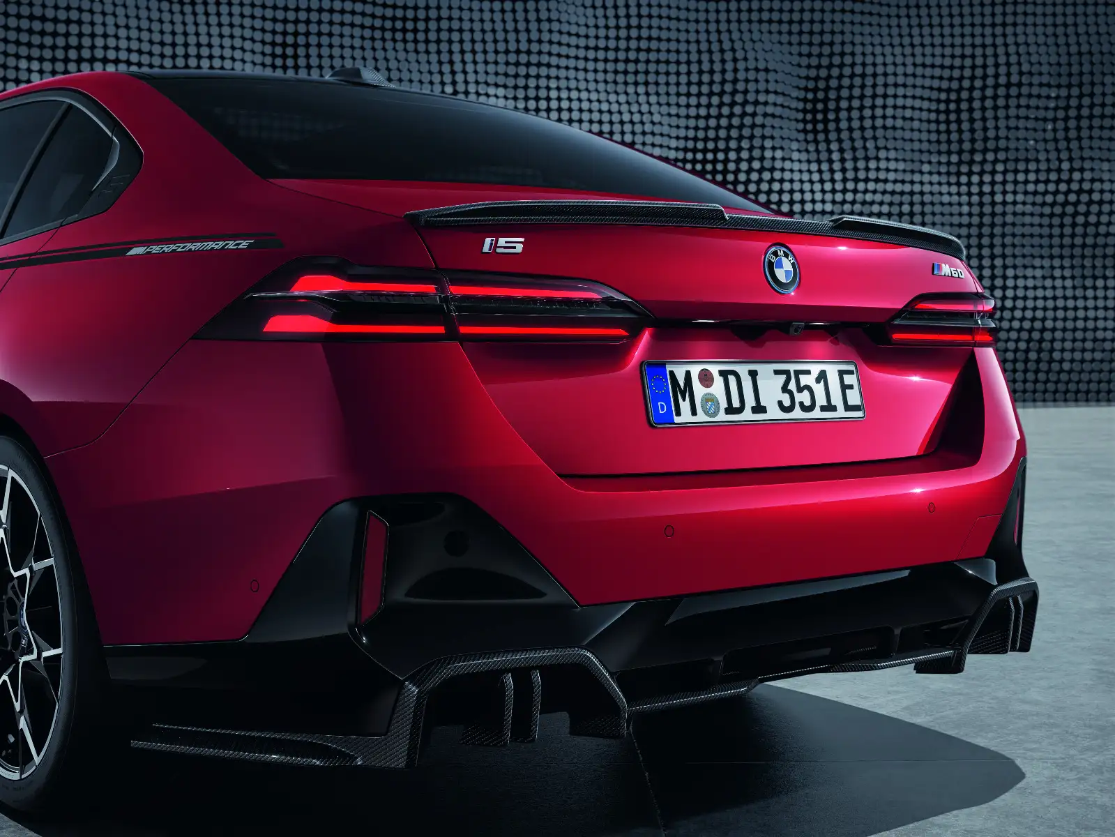 BMW M Performance Heckdiffusor Aramid Mitte 5er G60
