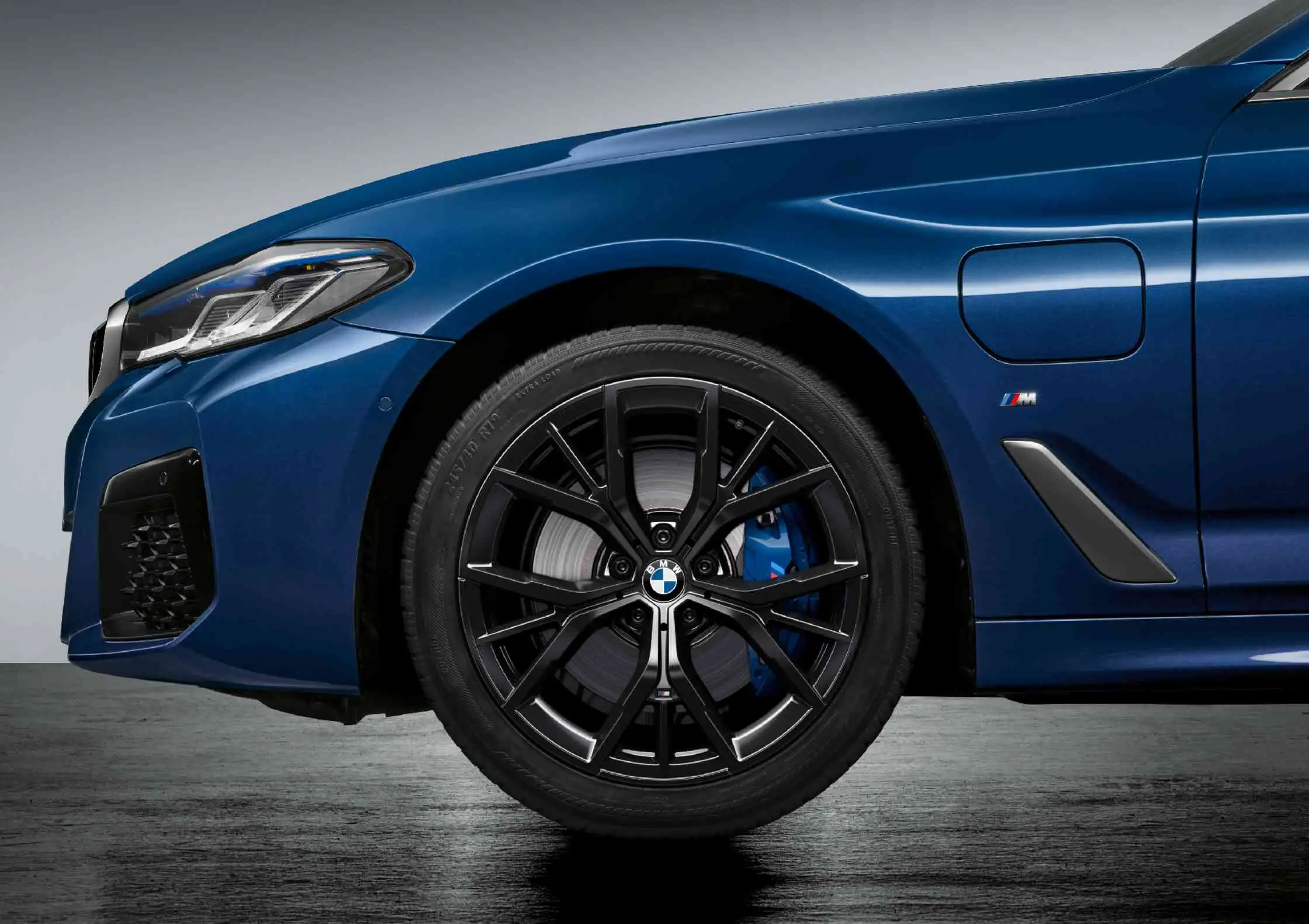 BMW Alufelge Y-Speiche 845M jet black uni 9J ET44 5er G30/G31/G38