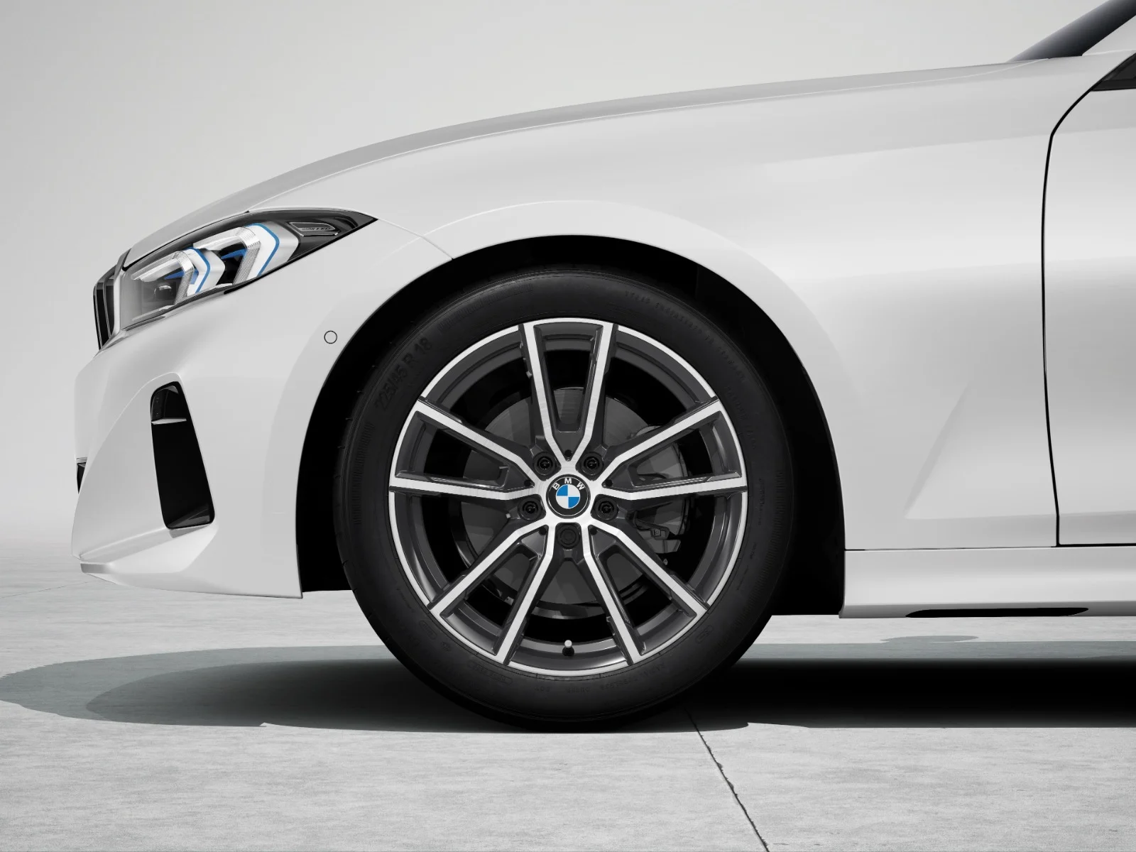 BMW Winterkompletträder V-Speiche 780 bicolor (orbitgrau/ glanzgefräst) 18 Zoll RDCi 2er G42 3er G20 G21 4er G22 G23