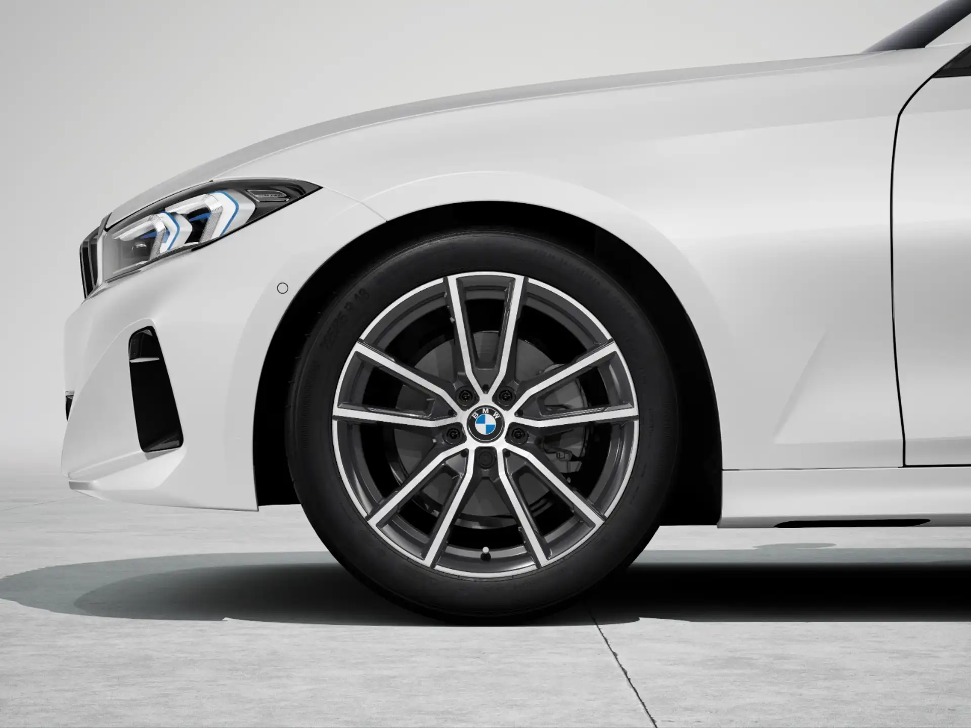 BMW Winterkompletträder V-Speiche 780 bicolor (orbitgrau/ glanzgefräst) 18 Zoll RDCi nur 3er G21 PHEV ab 07/24