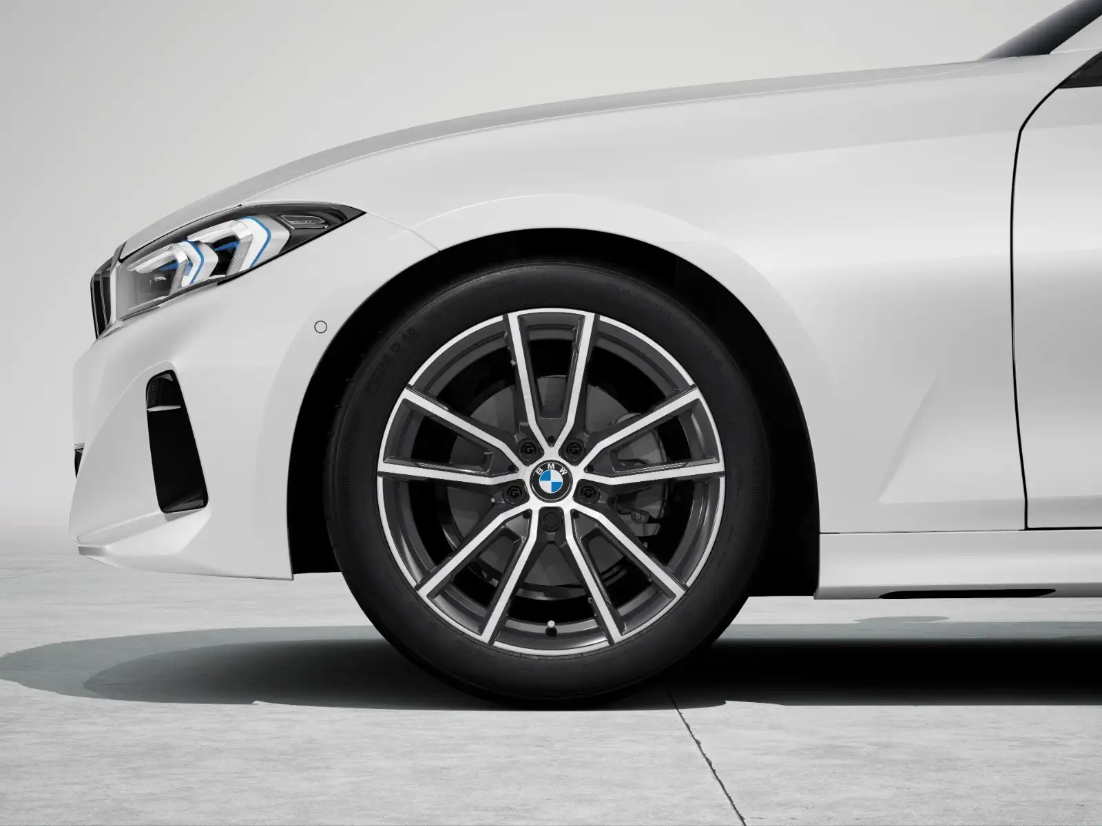 BMW Winterkompletträder V-Speiche 780 bicolor (orbitgrau/ glanzge