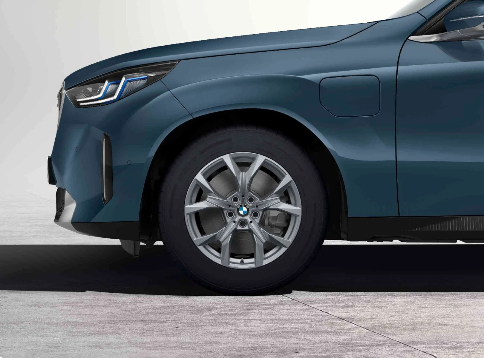 BMW Alufelge Y-Speiche 921 refined silver E-8Jx18 ET15 X3 G45