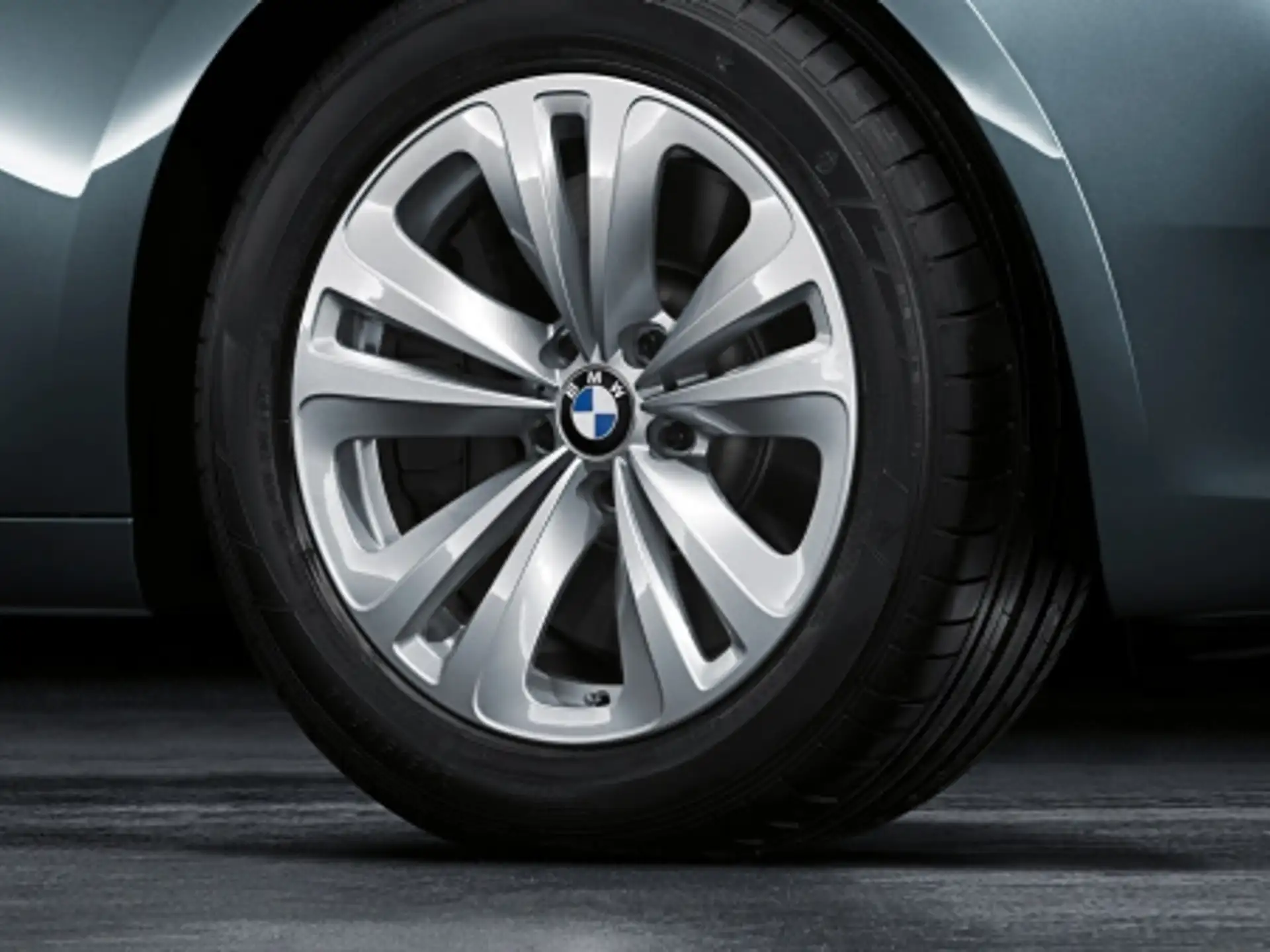 BMW Alufelge Doppelspeiche 234 silber 8Jx18 ET30 5er F07 6er F05/F12/F13 7er F01/F02/F04
