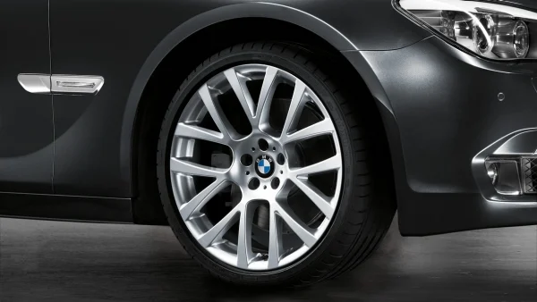 BMW Alufelge Doppelspeiche 238 silber 8Jx17 ET30 7er F01/F02 