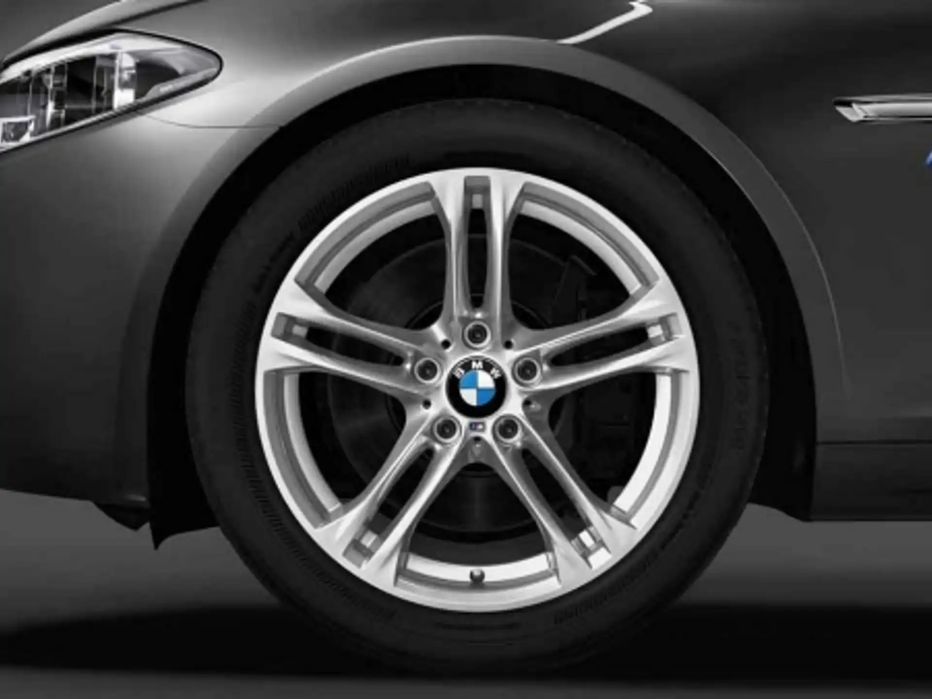 BMW Alufelge M Doppelspeiche 613 silber 9Jx18 ET44 5er F10 6er F06/F12/F13