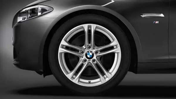 BMW Alufelge M Doppelspeiche 613 silber 9J ET44 5er F10 6er F06/F