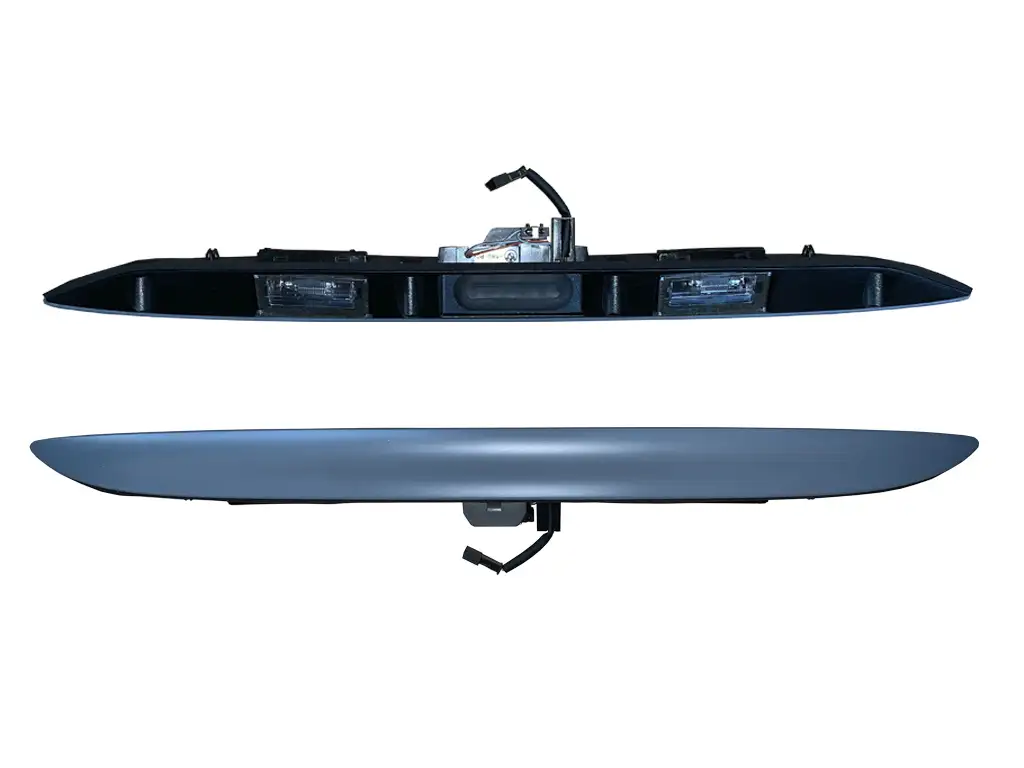 BMW Griffleiste Heckklappe grundiert 51137075582