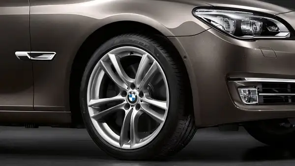 BMW Alufelge M Doppelspeiche 303 silber 8,5J ET25 5er F07 7er F01