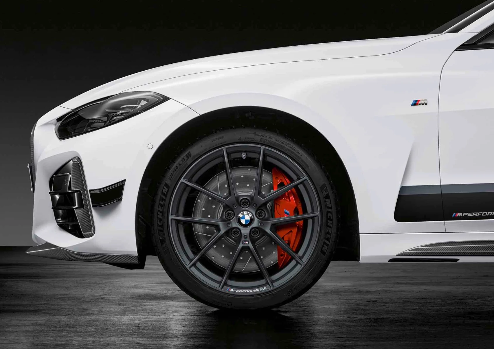 BMW Sommerkompletträder M Performance Y-Speiche 898 frozen gunmetal grey 19 Zoll RDCi 2er G42 3er G20 G21 4er G22 G23 Pirelli (Mischbereifung)