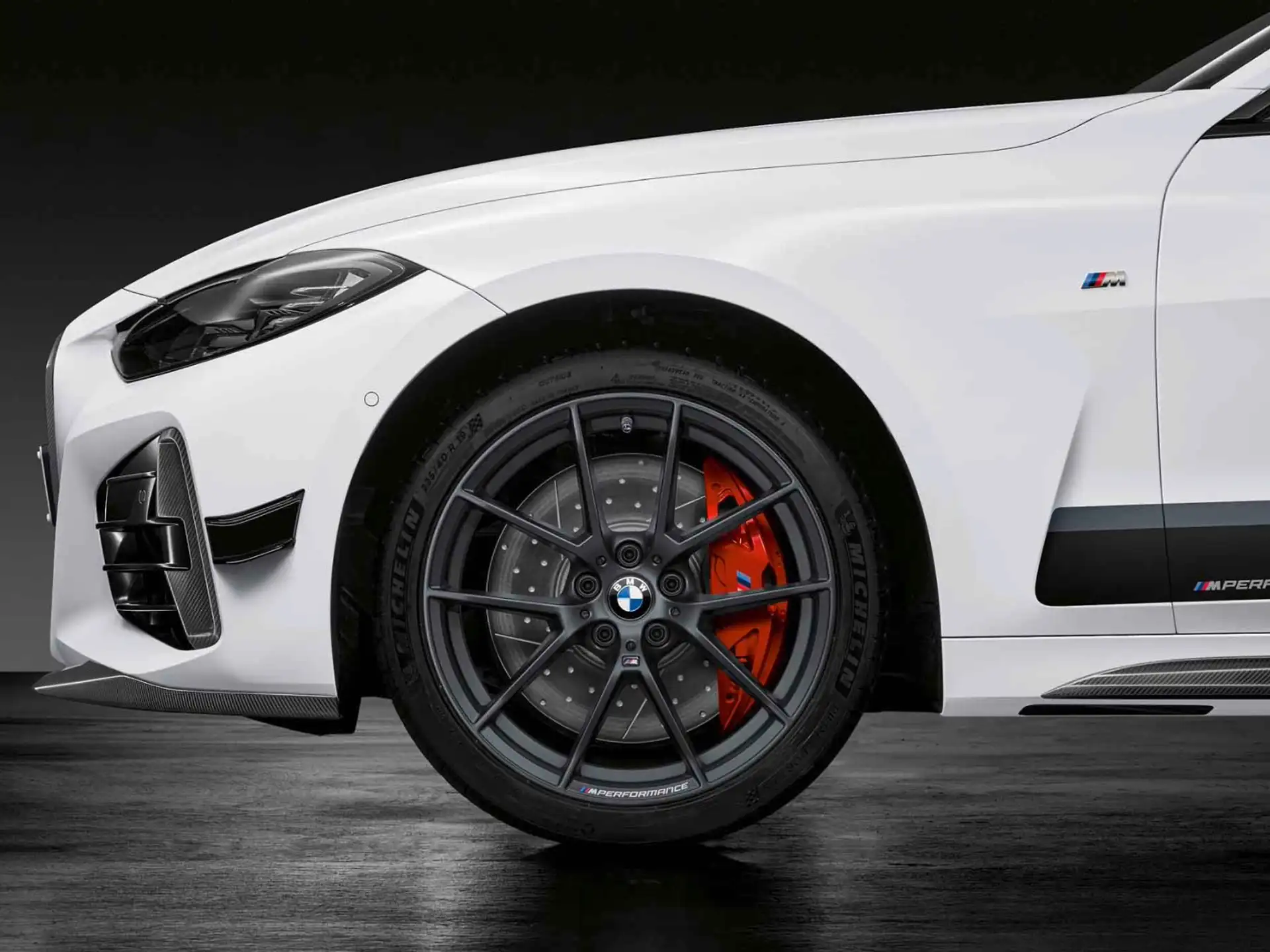 BMW Sommerkompletträder M Performance Y-Speiche 898 frozen gunmetal grey 19 Zoll RDCi 2er G42 3er G20 G21 4er G22 G23 Pirelli (Mischbereifung)