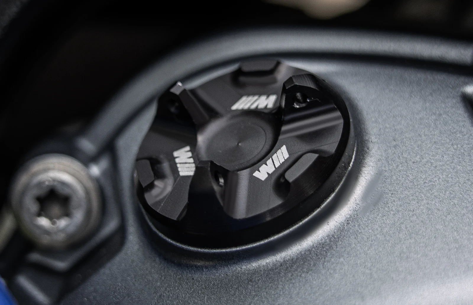 BMW M Öleinfüllstutzen K63 K66 K67 K69
