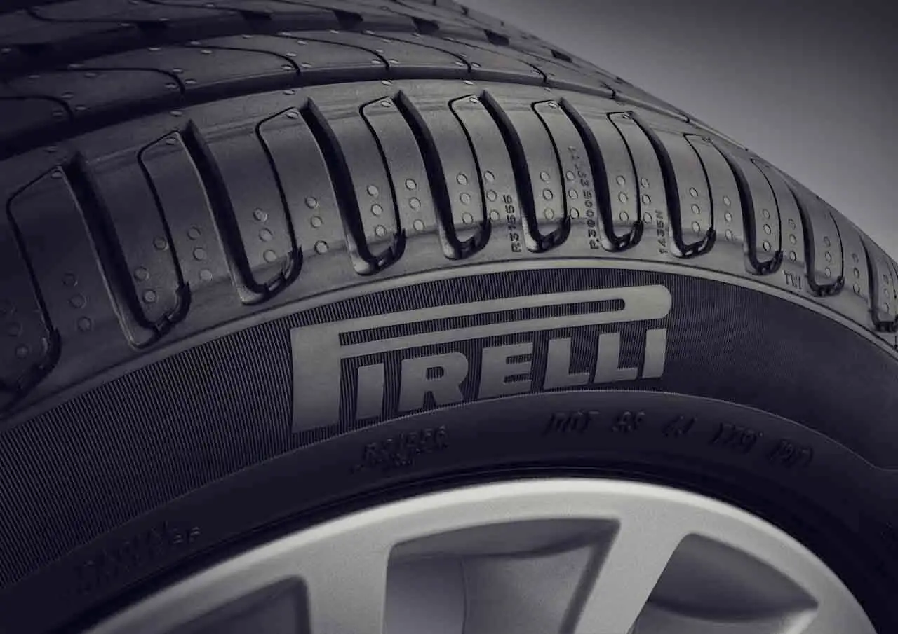 Winterreifen Pirelli P Zero Winter 255/40 R19 100V