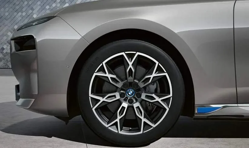 BMW Alufelge Sternspeiche 905 bicolor (midnight grey/hochglanzpoliert) 10,5Jx20 ET44 7er G70