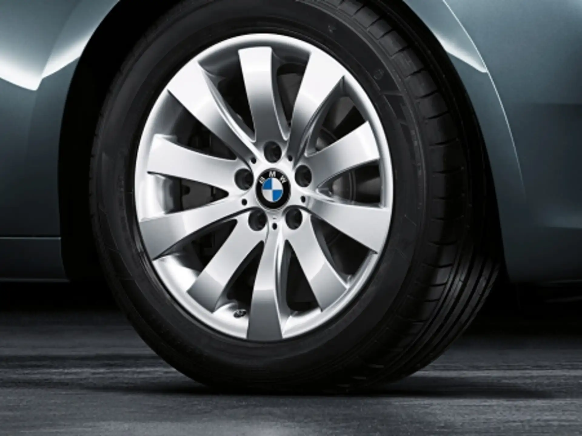 BMW Alufelge Sternspeiche 250 silber 8Jx18 ET30 5er F07 7er F01/F02/F04