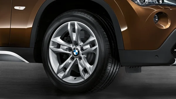 BMW Alufelge Sternspeiche 319 silber 7,5Jx17 ET34 X1 E84 