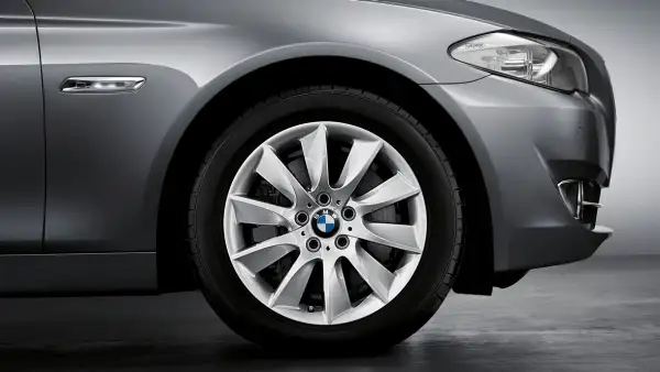 BMW Alufelge Turbinen-Styling 329 silber 9J ET44 5er F10 6er F06/