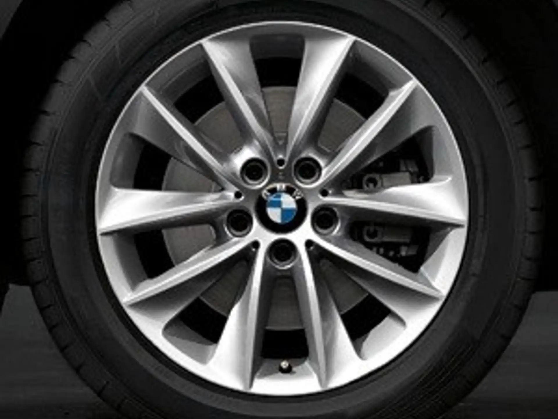 BMW Alufelge V-Speiche 307 8J x 18 ET 43 Silber Vorderachse / Hinterachse