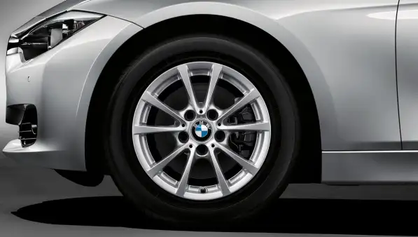 BMW Alufelge V-Speiche 390 16 Zoll silber - 3er F30 F31 4er F36