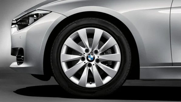 BMW Alufelge V-Speiche 413 17 Zoll silber 3er 4er